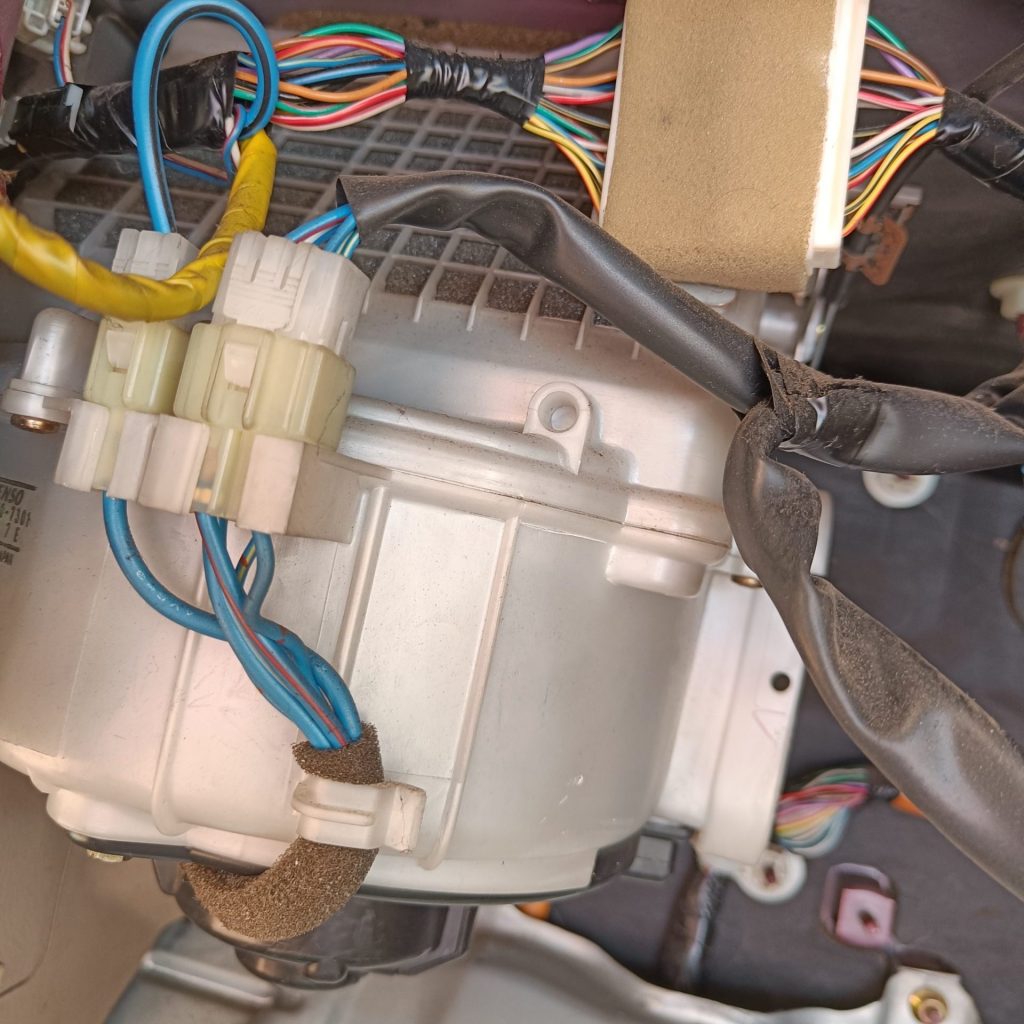 Image of fan unit under dash on passenger side