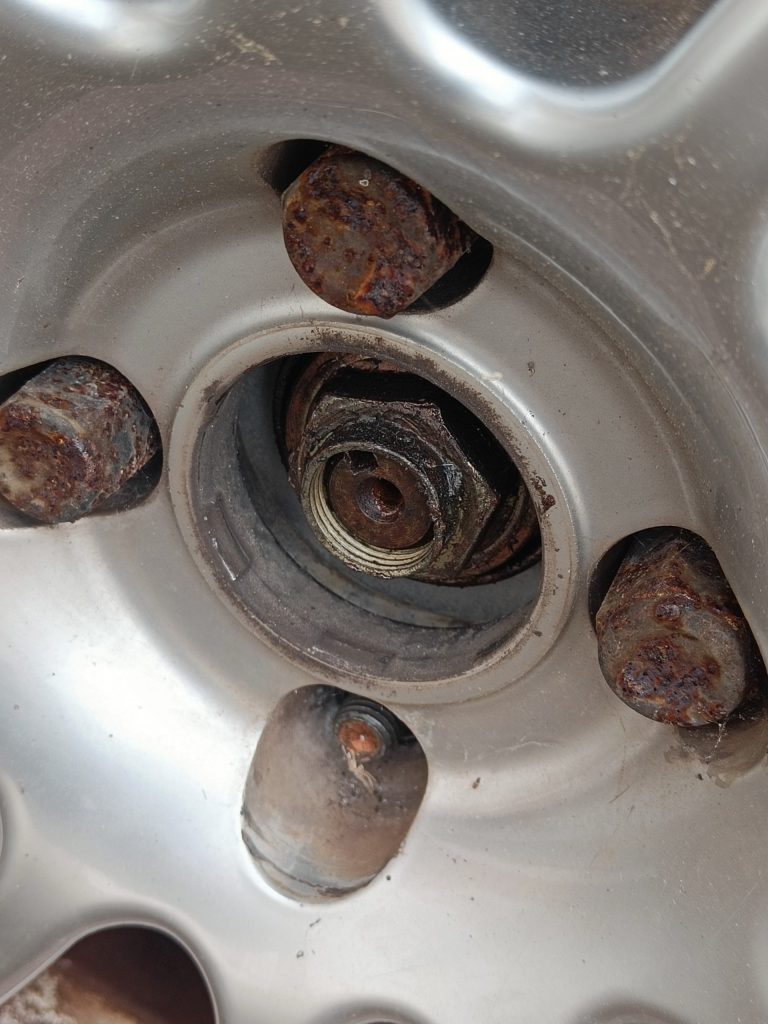 Image of 32mm rear driveshaft hub nut 'cracked' off using 600Nm ugga dugga gun.