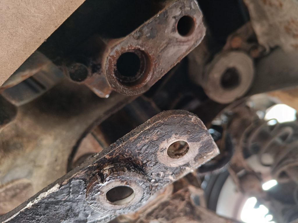 Image of the lower PPF bush.