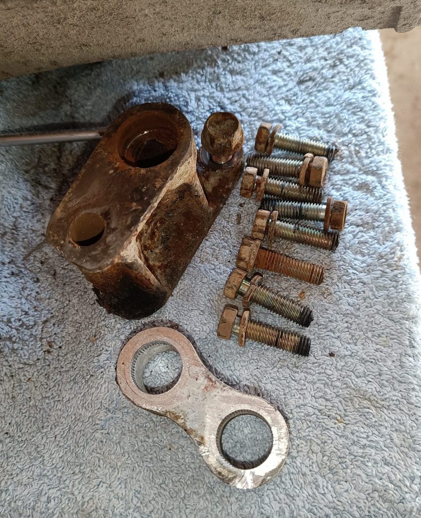 Image of diff bolts and bushings.
