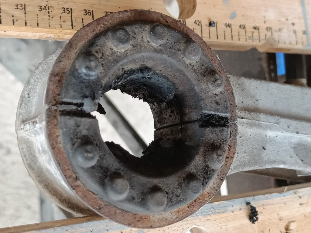 Image of diff bush with rubber centre removed