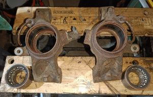 Image of rear uprights with bearings removed.