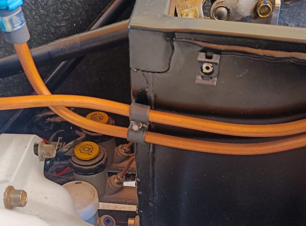 Image of additional rigid fuel pipe clips.