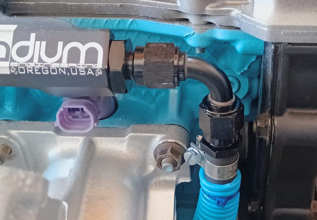 Image of fuel rail inlet (8ORB and 6AN fittings)