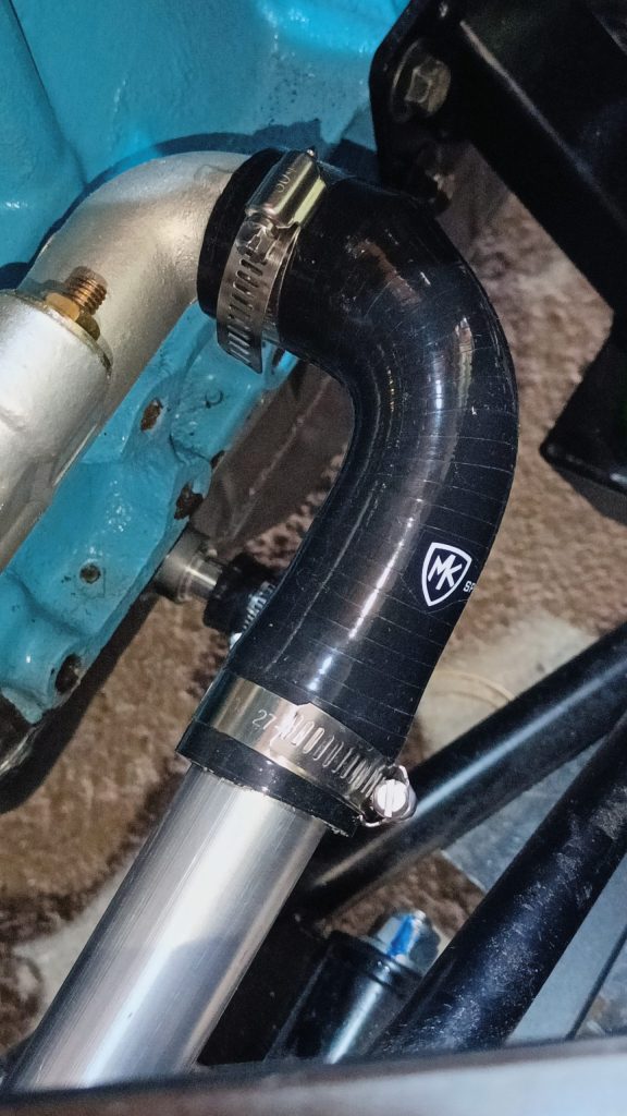 Image of mixer manifold coolant inlet hose.