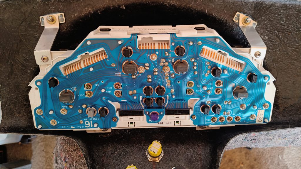 Image of instrument cluster fitment to dash panel.